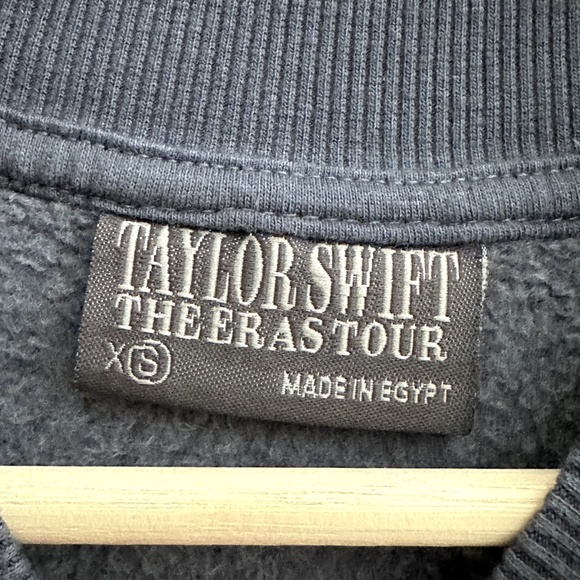 Taylor Swift - The Eras Tour 2023 Merch Oversized Blue Crewneck - Size XS - Picture 3 of 5